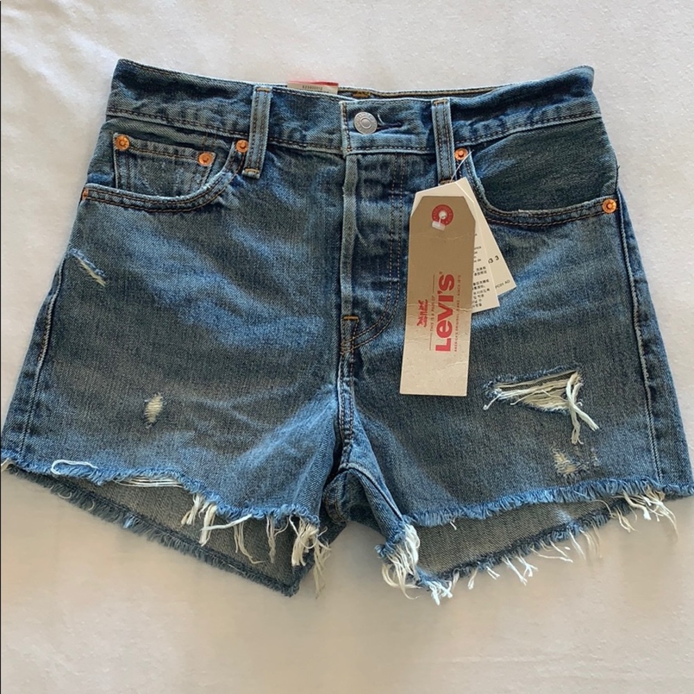 Levi’s Wedgie Jean Shorts